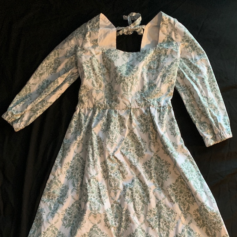Floral Square-Neck Mini Dress in Soft Green and White